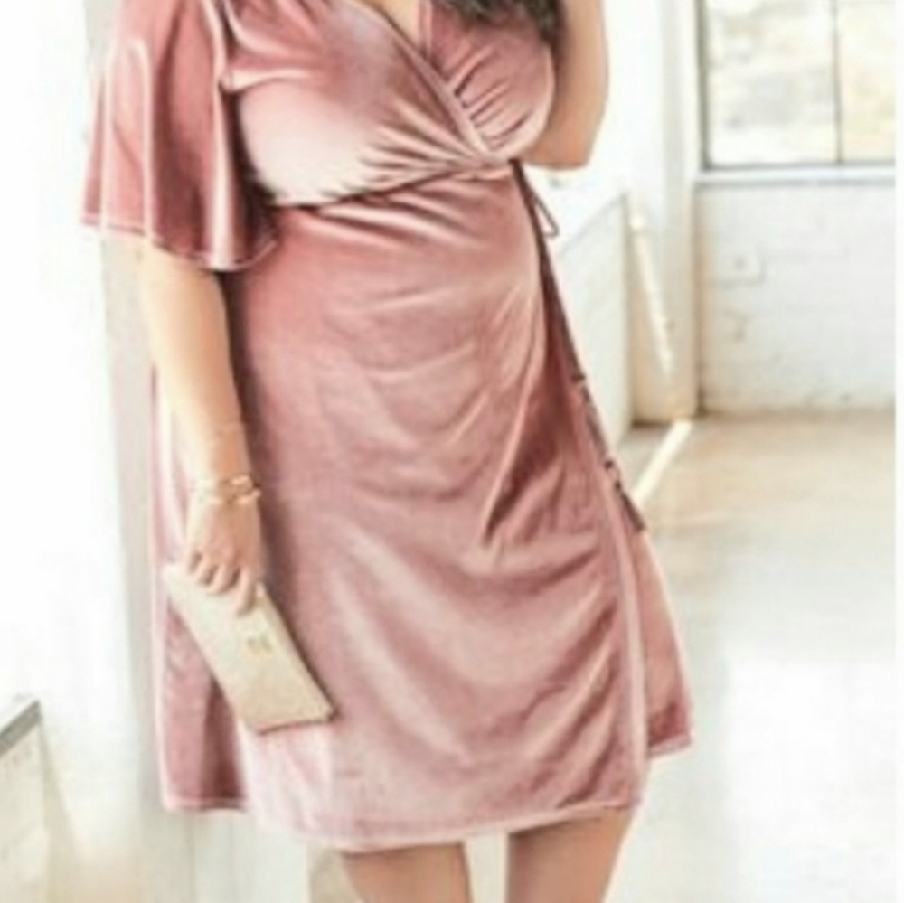 Boutique + Short Sleeve Velvet Wrap Dress